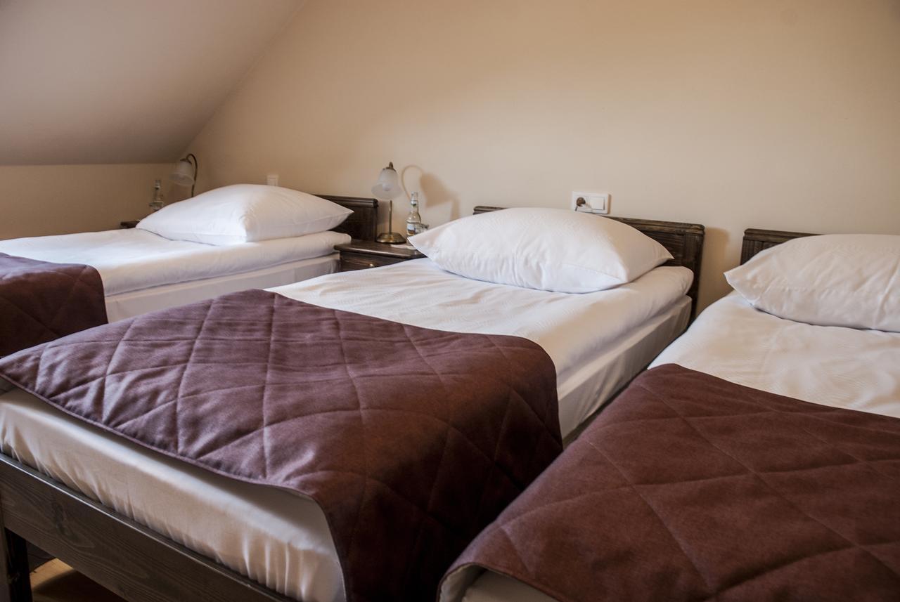 Hotel Pod Kogutkiem Krzywaczka Kültér fotó